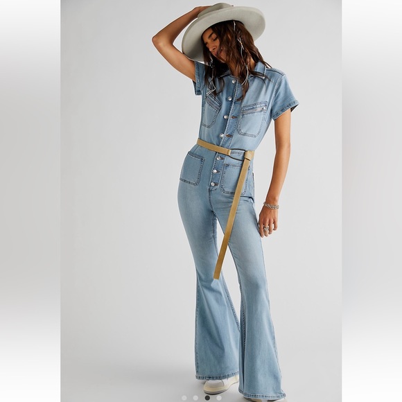 Free People Hearts Beat coverall Denim Fitted Jumpsuit in sunbath blue - Picture 3 of 9